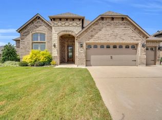 301 Strait Ln, Waxahachie, TX 75165