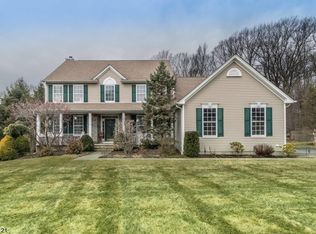 15 Dorset Dr, Hackettstown, NJ 07840