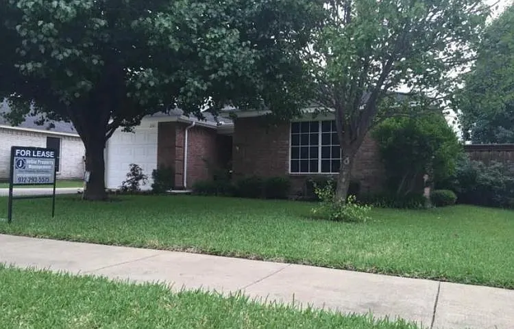 231 Woodhill St — Photo 1