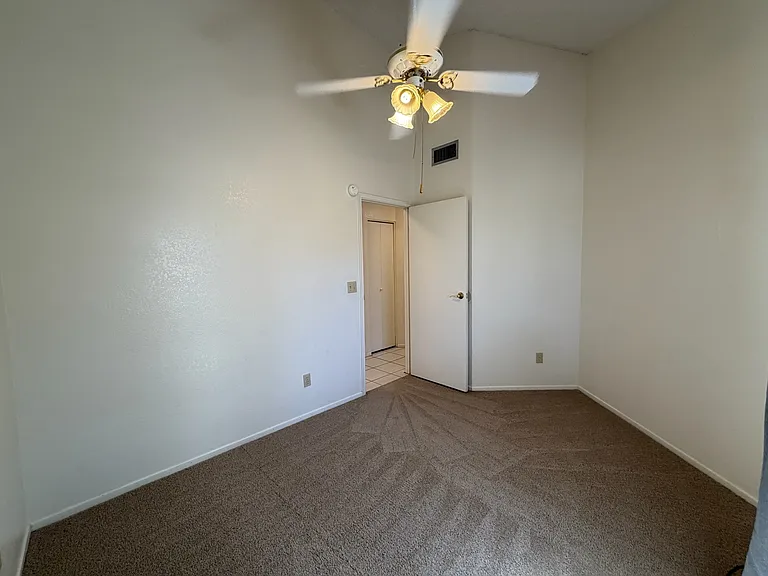 9368 N Hampshire Dr — Photo 18