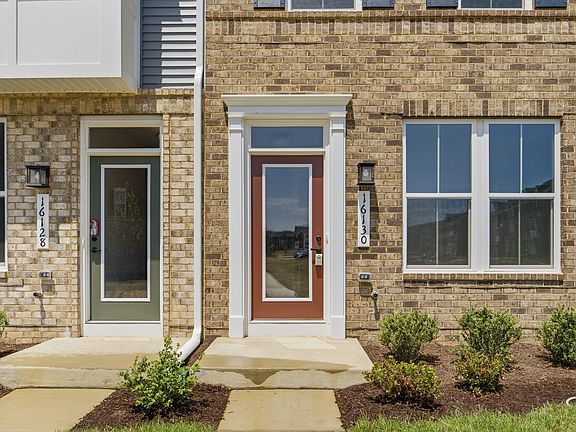 3rd image of 16130 Hyde Park Pl