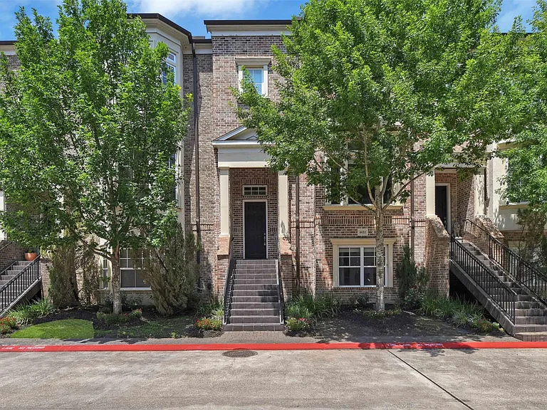 4631 Regent Manor Dr — Photo 28
