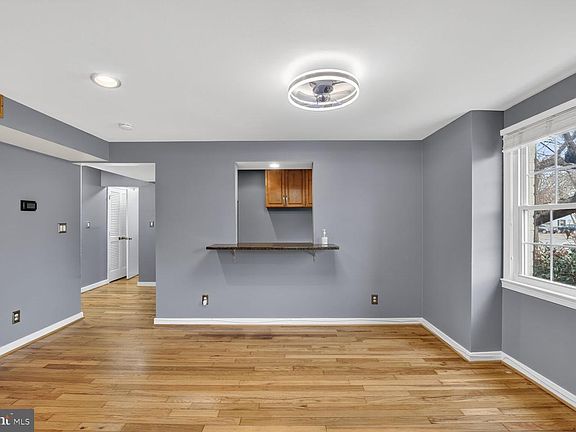 5th image of 2248 Washington Ave APT 101