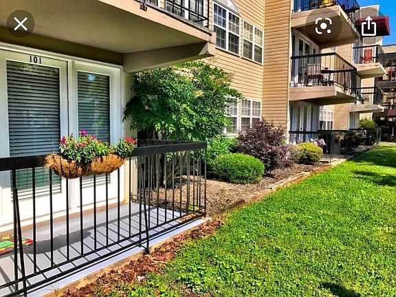 2nd image of 2749 Sullins St #201