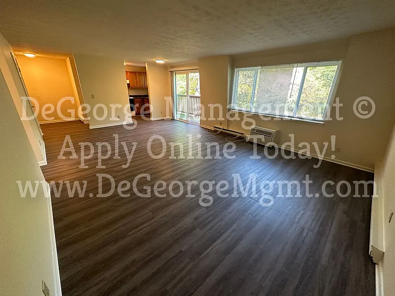 Woodside Court Apartments — Photo 66
