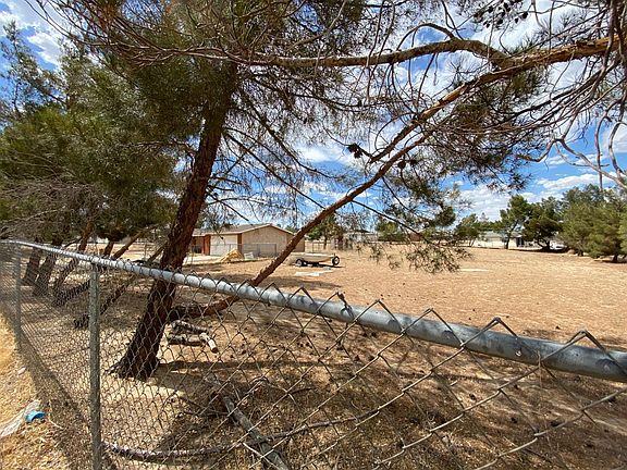2nd image of 15787 Manzanita St