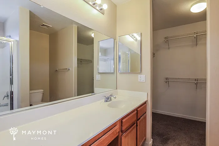 2149 N Santiana Pl — Photo 5