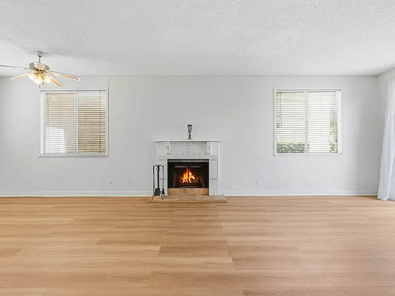 13901 Olive View Ln — Photo 8