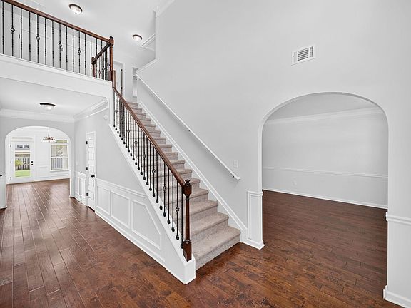 4th image of 4 Gorham Ct