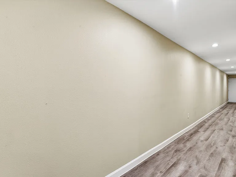 3911 Fulton St — Photo 24