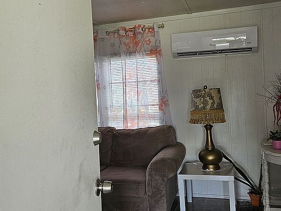 3rd image of 407 Cobalt Ave