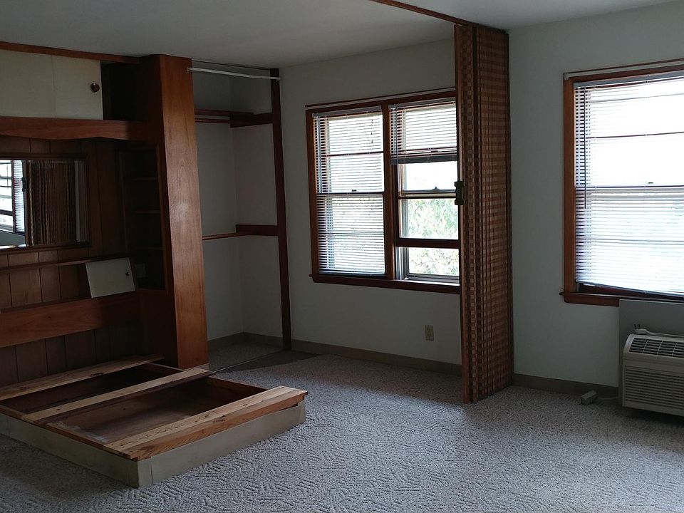 2nd image of 919 Main St APT 6