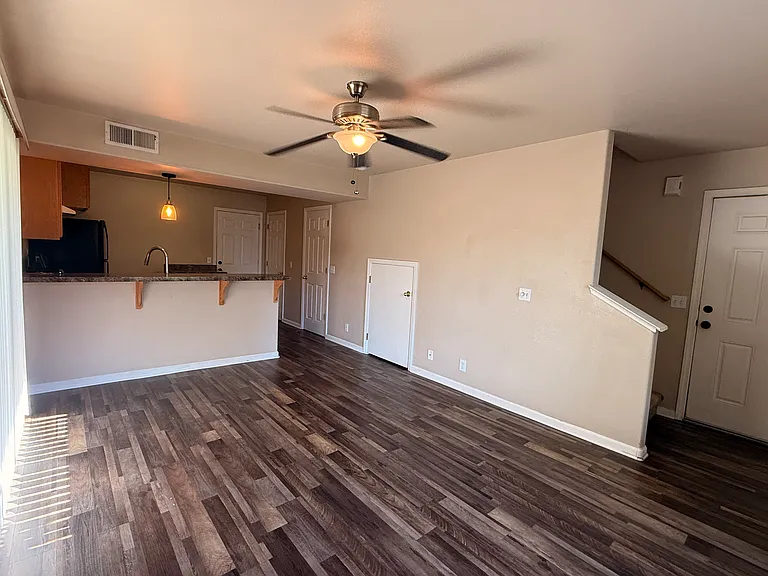 380 E 9th Ave #1 — Photo 4