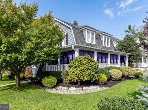 160 W Holly Ave, Pitman, NJ 08071