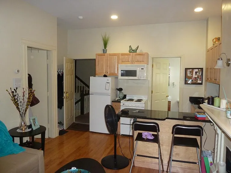 25 Gloucester St #5 — Photo 6