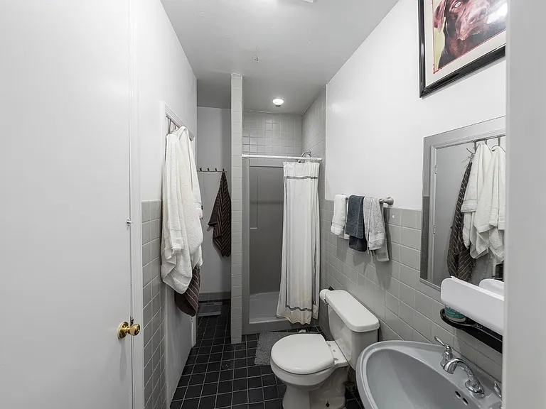 1123 W Eddy St #2 — Photo 13
