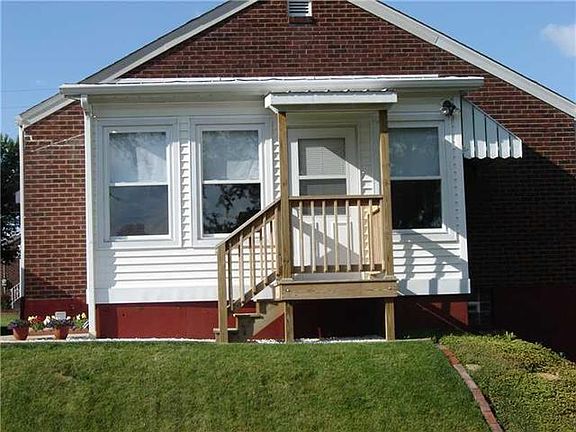 3rd image of 105 Warren Dr