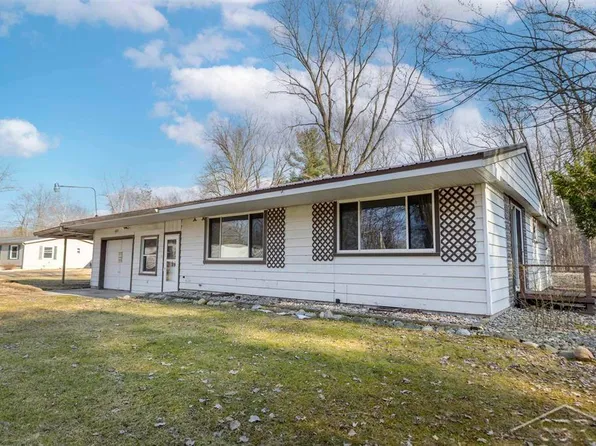 4717 Mapleton Dr, Freeland, MI 48623
