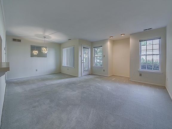 5th image of 513 Diamond Dr