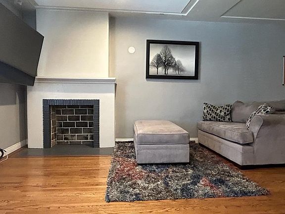 3rd image of 1607 W 82nd St #1607