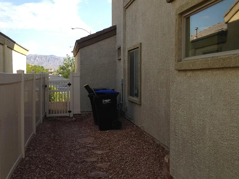 3621 Remington Grove Ave — Photo 18