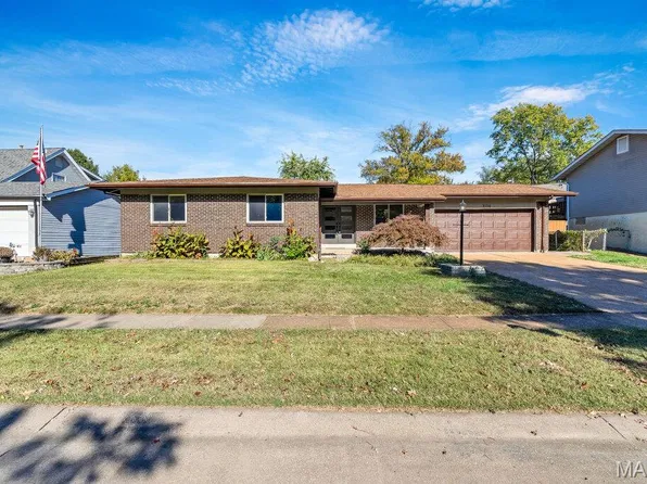 3106 Donnycave Ln, Maryland Heights, MO 63043