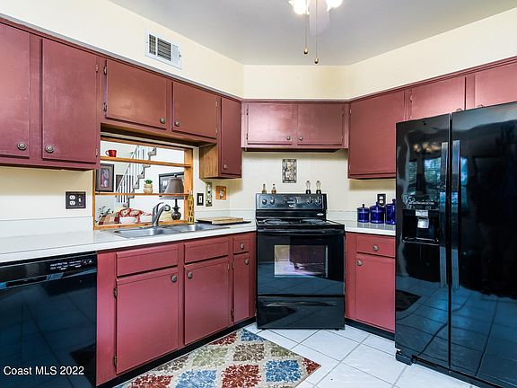 3rd image of 4946 Lake Waterford Way W APT 2