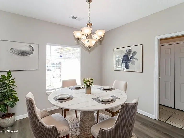 185 Village Dr — Photo 7