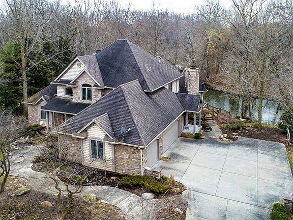 2nd image of 22360 Canyon River Dr