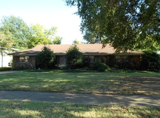 616 S Roselawn Dr, West Memphis, AR 72301