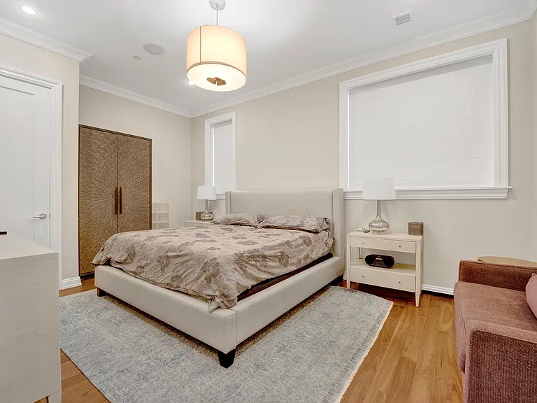 103 E Chestnut St #103 — Photo 27