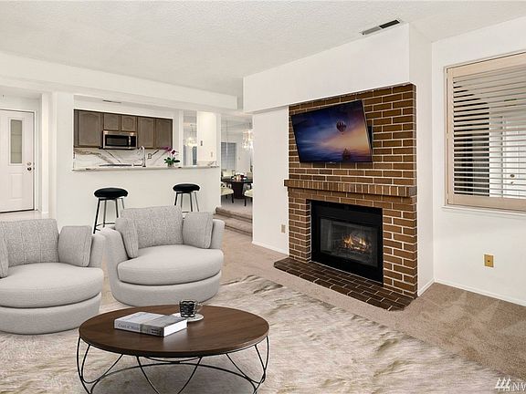 4th image of 22609 6th Ave S APT 302