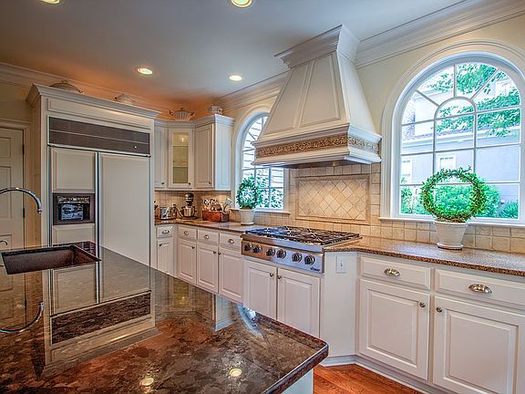 2nd image of 3039 Oaktree Lndg NE