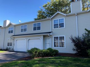 541 Meadow Hill Ln, Round Lake Beach, IL