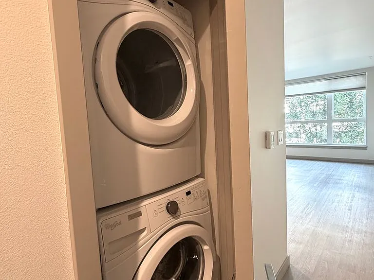 Lexington Apartments — Photo 32
