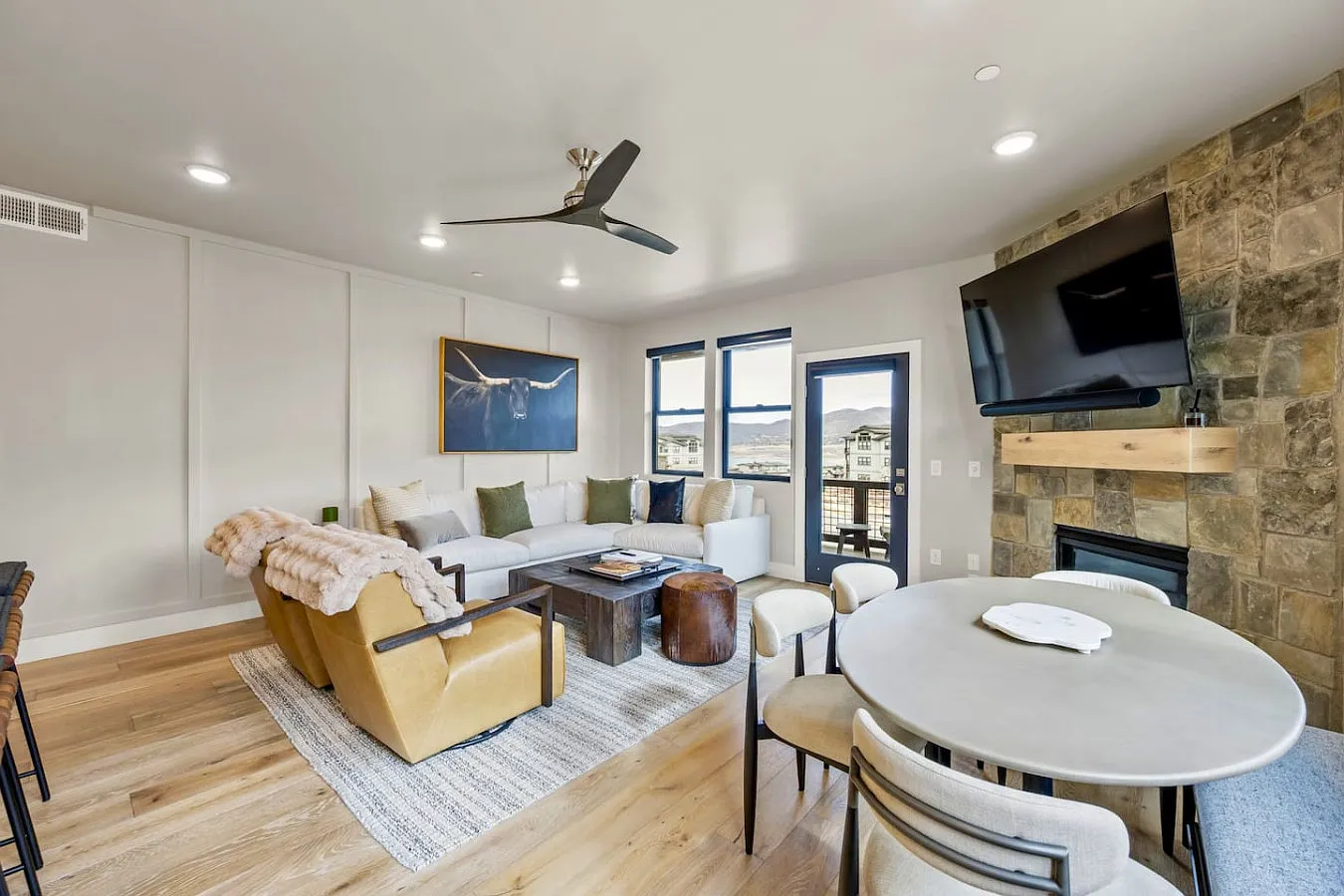 3 bed, 1577 sqft, $5,500 — Photo 3