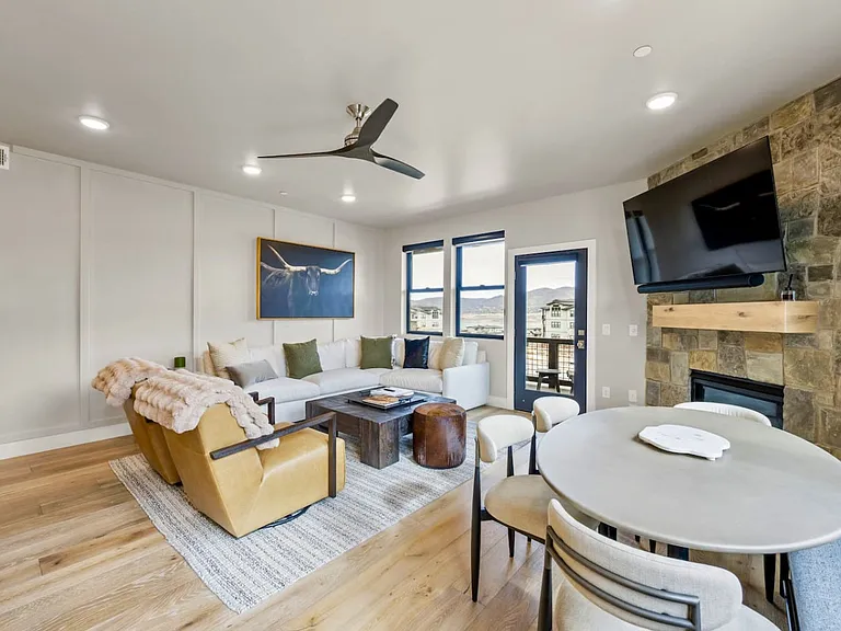 1166 W Helling Cir #204 — Photo 3