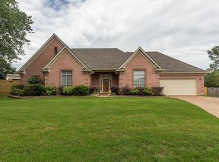 6884 Domino Cv, Arlington, TN 38002