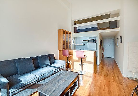 3rd image of 350 E 62nd St APT 4F