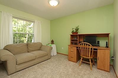 5th image of 9334 Dimick Dr NE