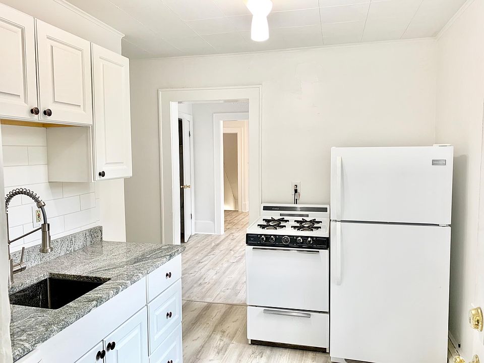 Kitchen to Dinning Room