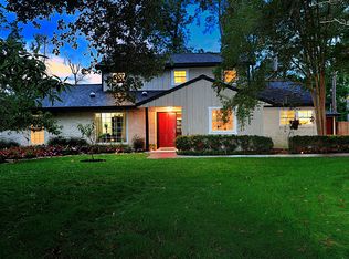 802 Brook Hollow Dr, Conroe, TX 77385