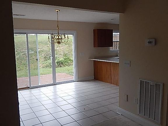 4th image of 250 Tall Oak Blvd