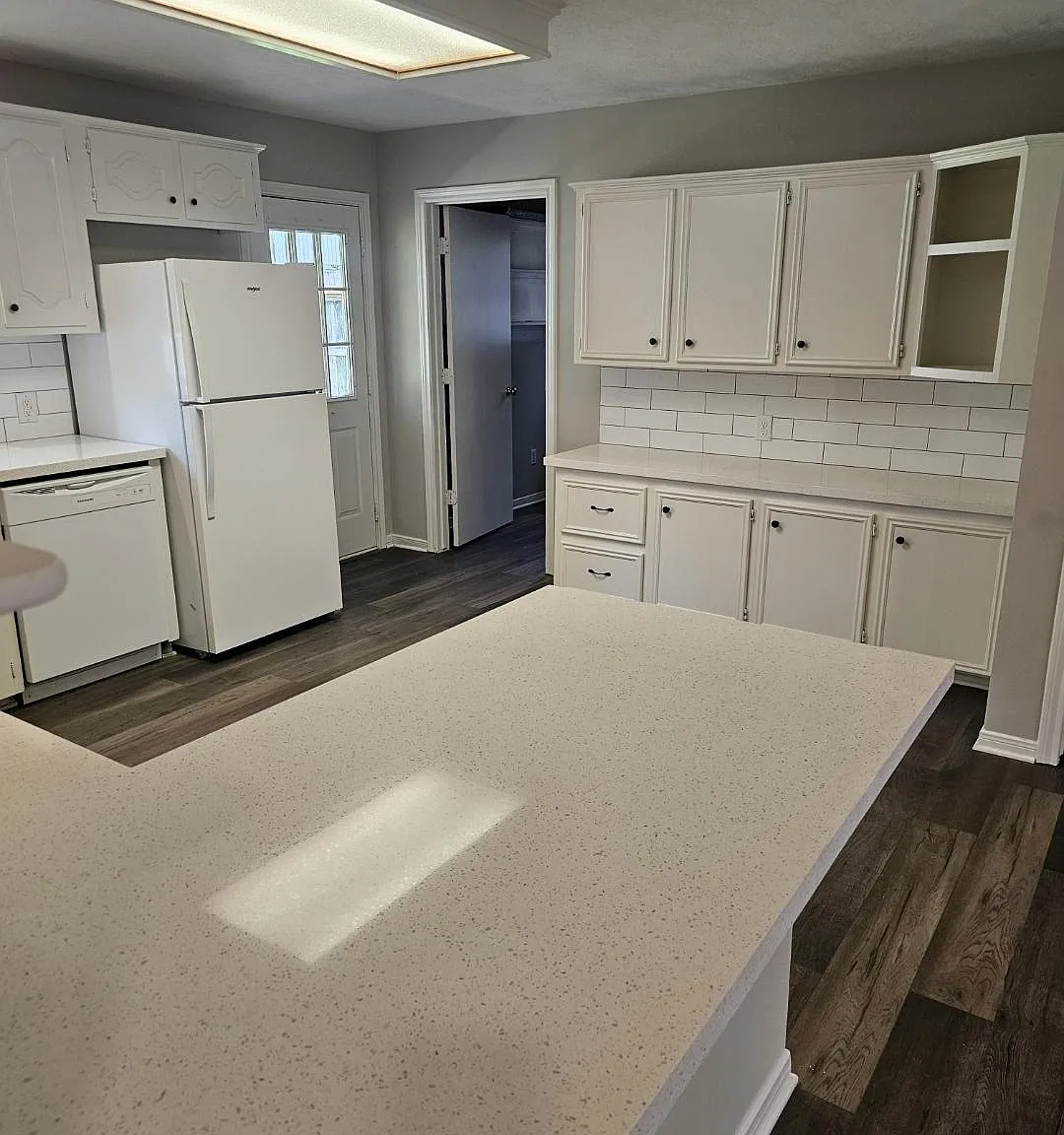 4 bed, 1372 sqft, $1,950 — Photo 2