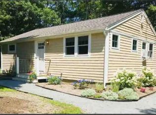 88 Huckleberry Ln, Marstons Mills, MA 02648