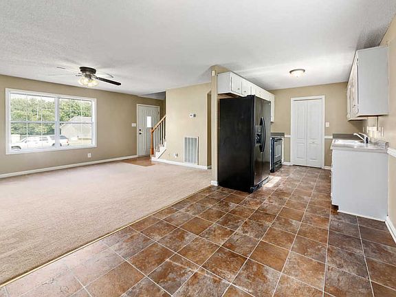3rd image of 3716 Heather Dr