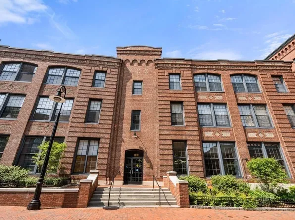 1243 Adams St #Pm301, Dorchester Center, MA 02124