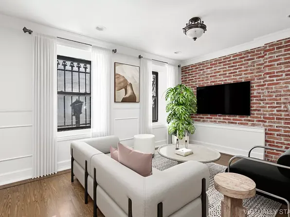 829 Putnam Avenue image 1 of 7