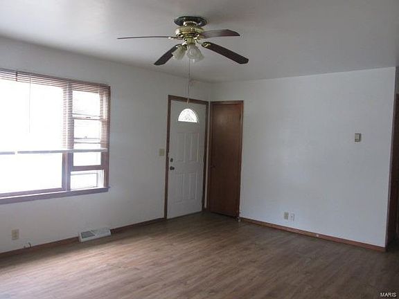 3rd image of 108 N Miller St