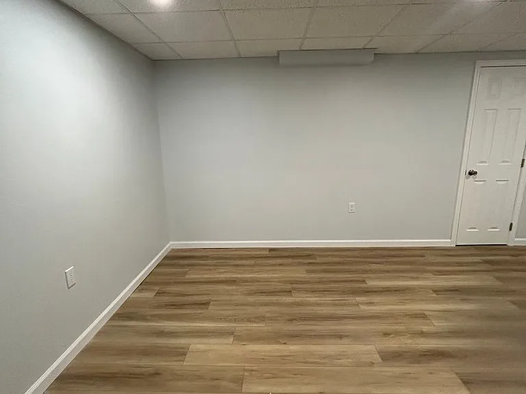 506 Crescent Boulevard Ext — Photo 49